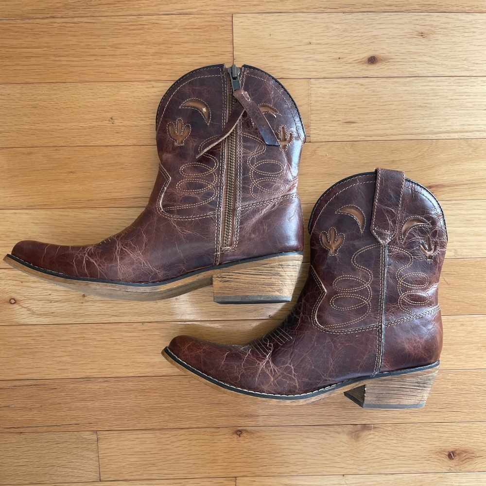 Dingo Cowgirl Ankle Boots